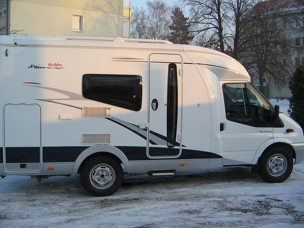 Fertig lackiertes Ford Transit Wohnmobil Mein Hobby auf dem Betriebshof der Lackiererei Eberlein